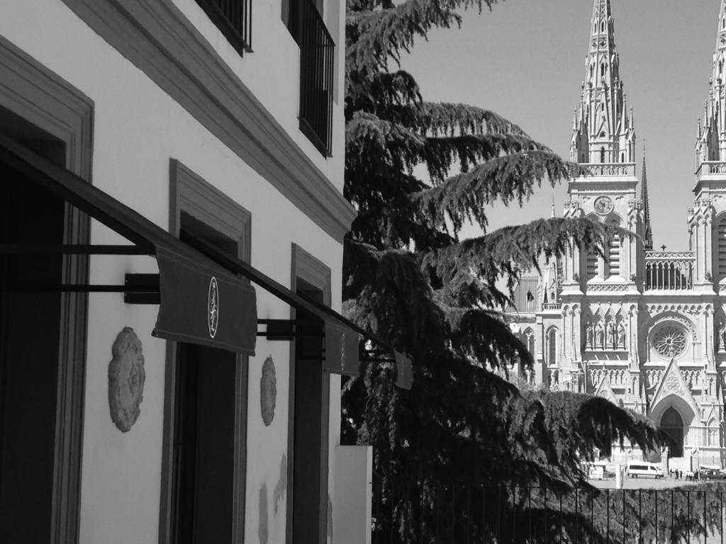 Real Hotel Lujan Exterior photo