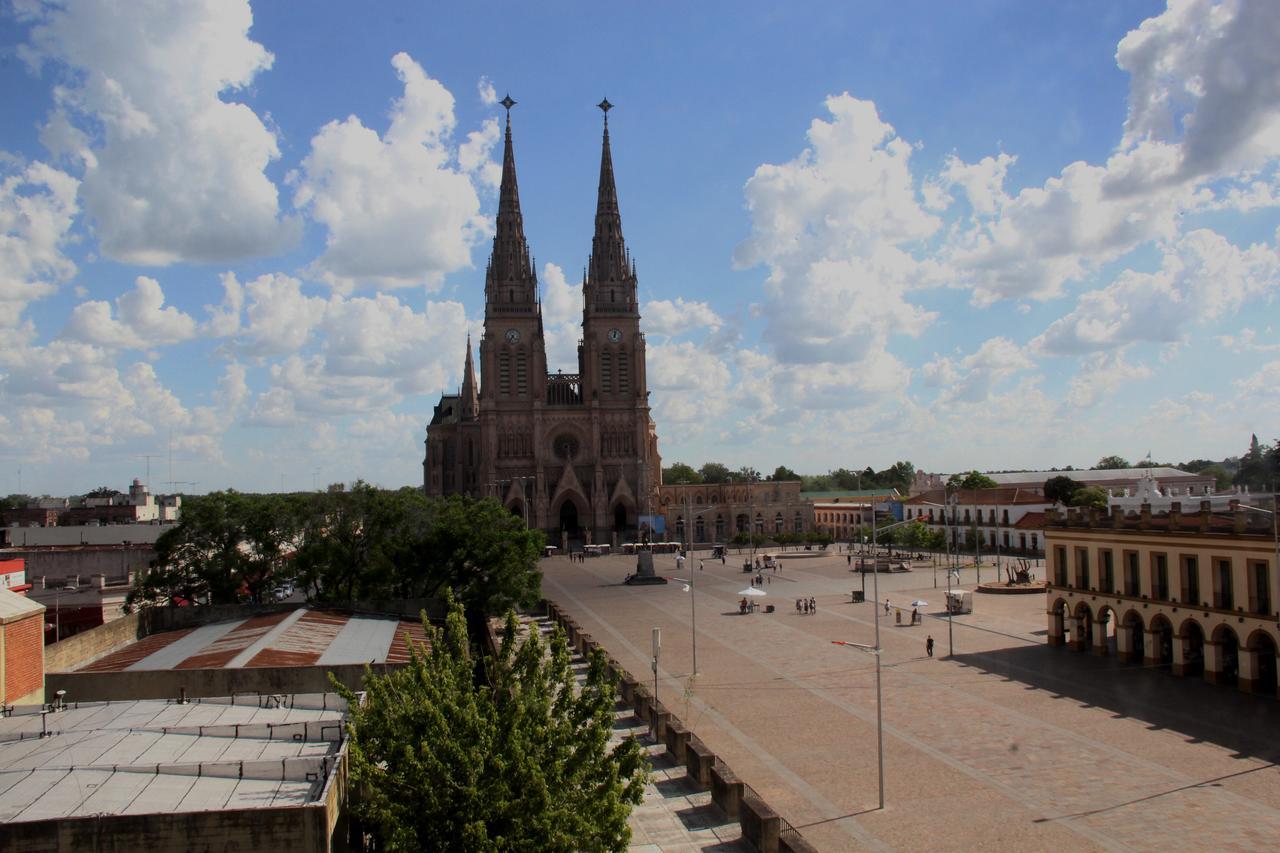Real Hotel Lujan Exterior photo